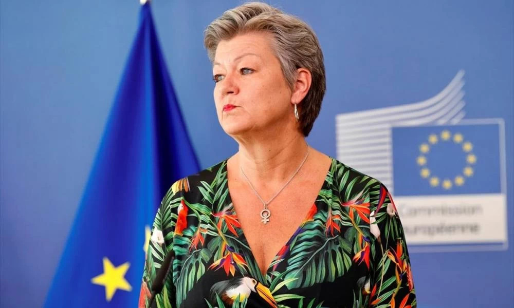 Ίλβα Γιόχανσον: Δεν είναι αποδεκτές οι επαναπροωθήσεις μεταναστών